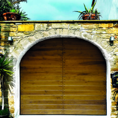 sezionale legno massello rigato ad arco